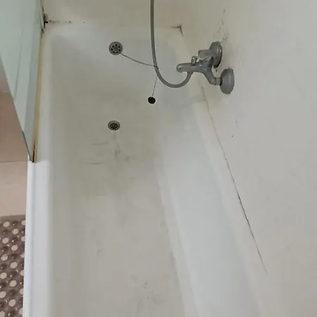 Privatunterkunft Private With Shared Bathroom
