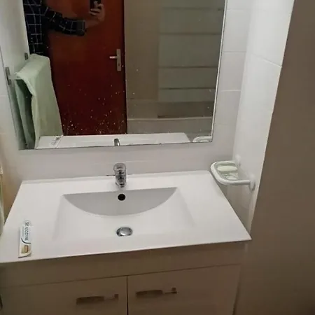 Private With Shared Bathroom Privatunterkunft Bobadela