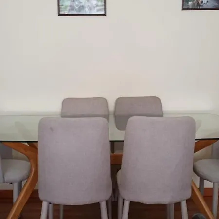 Private With Shared Bathroom Privatunterkunft Bobadela