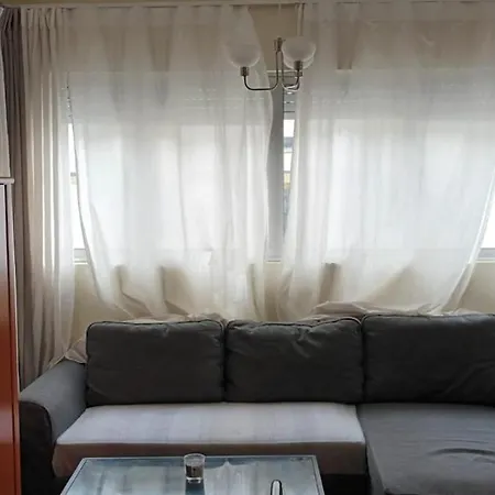 Private With Shared Bathroom * Bobadela
