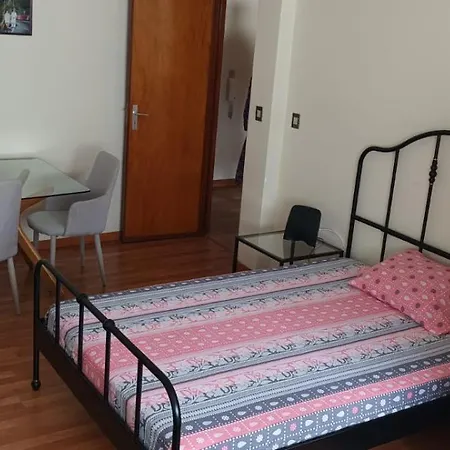 Private With Shared Bathroom *
